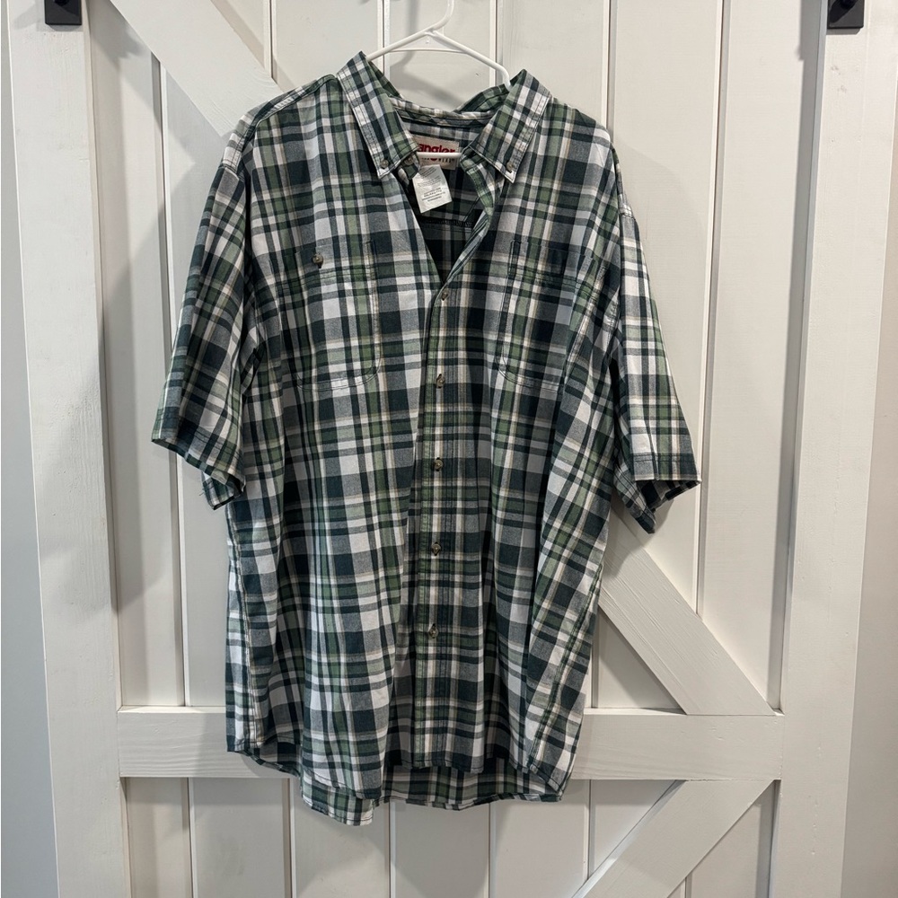 “Wrangler Rugged Wear Short Sleeve Button-Down - XXL | Durable Casual Shirt”